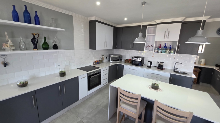 3 Bedroom Property for Sale in Blue Ridge Western Cape